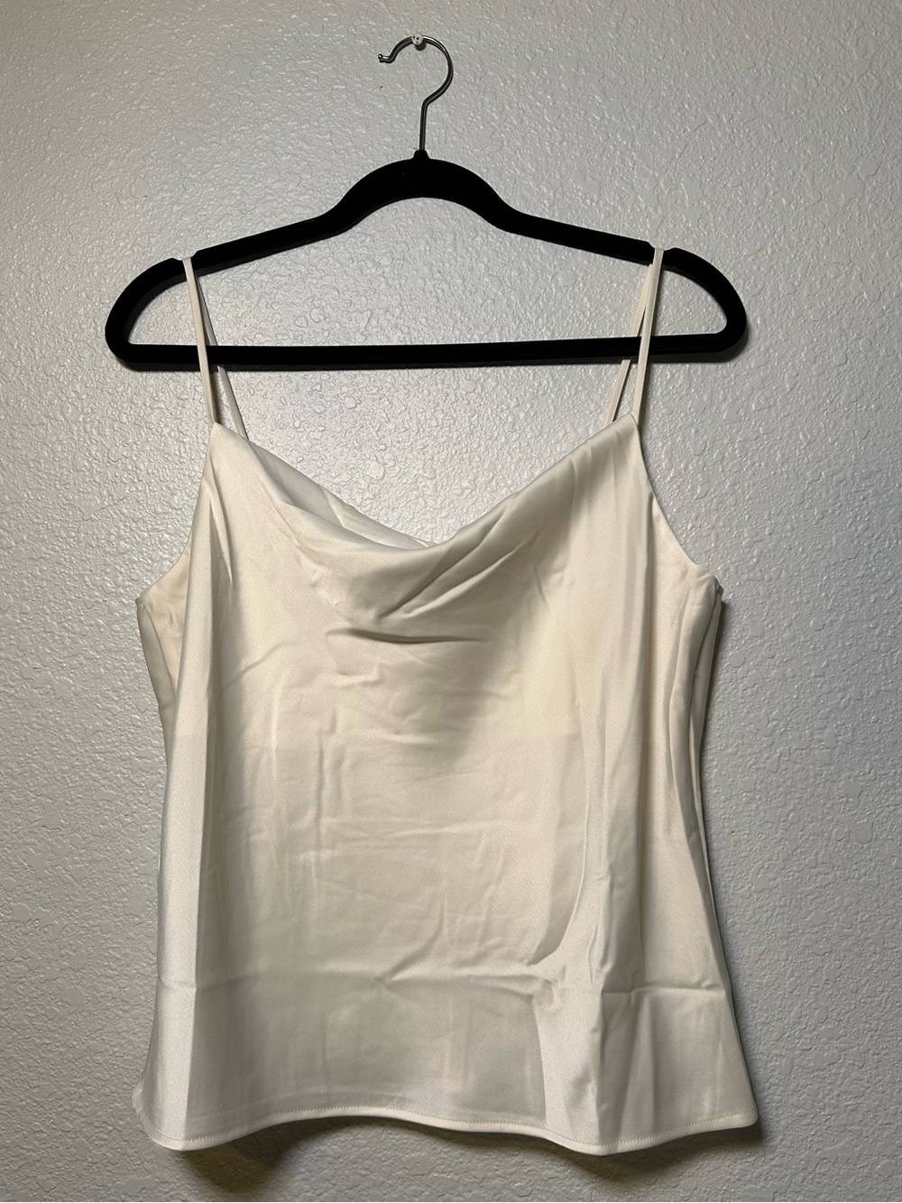 Banana Republic // Women’s Petite M Ivory Cream Satin Cowl Neck Cami Tank Top